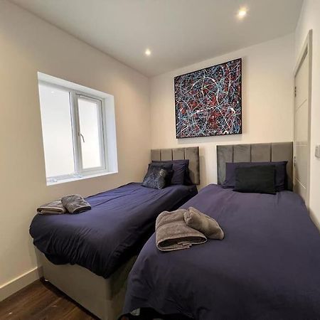 Star London Finchley Road 1-Bed Hideaway Apartment ภายนอก รูปภาพ
